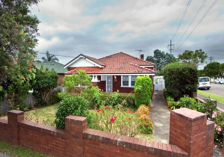 Front of 1 Gretchen Ave Earlwood