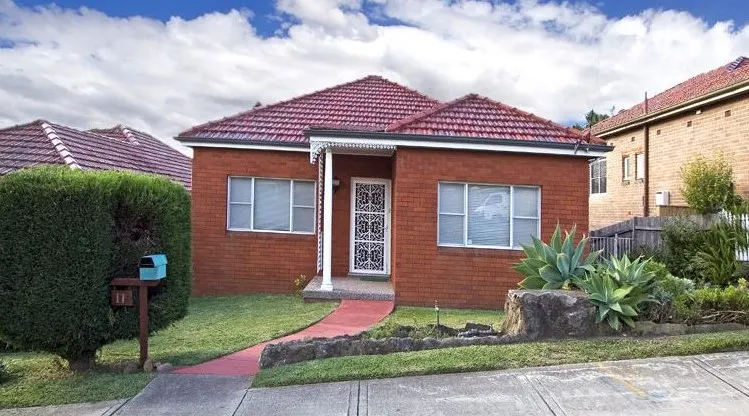 Front of 11 Mooney Ave Earlwood