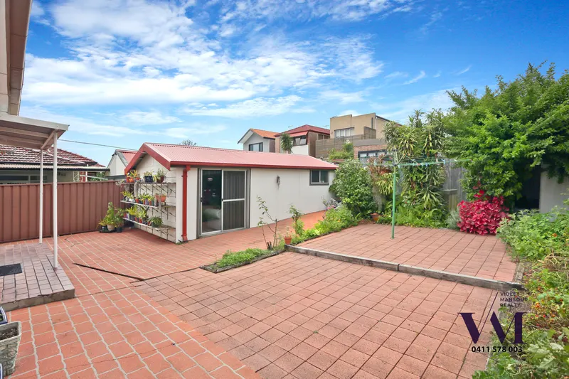 Outdoor area at 12 Grove St Earlwood