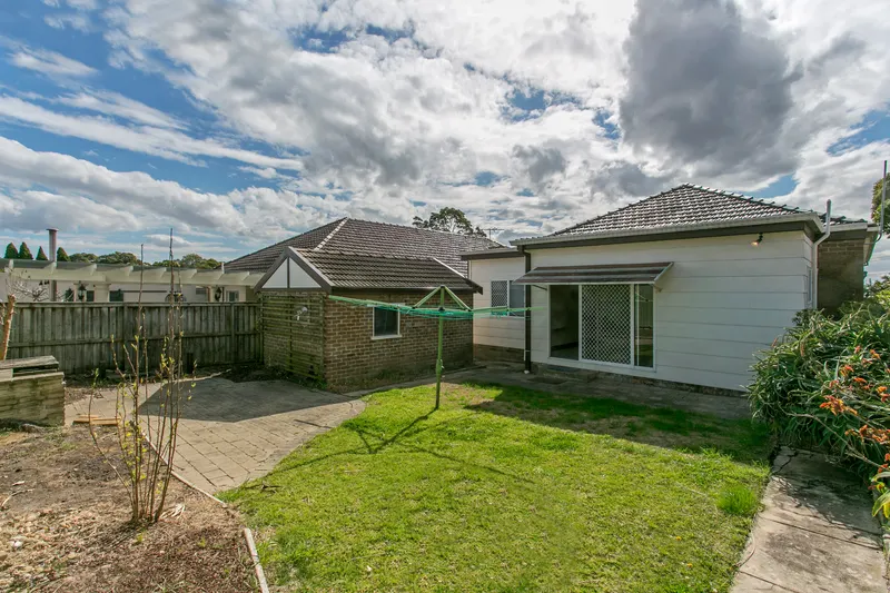 Outdoor area at 15 Clemton Ave Earlwood