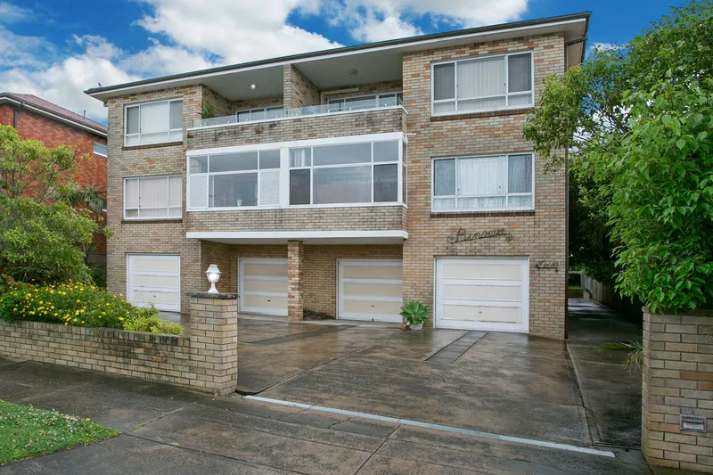 Front of 2/10 Monomeeth St Bexley