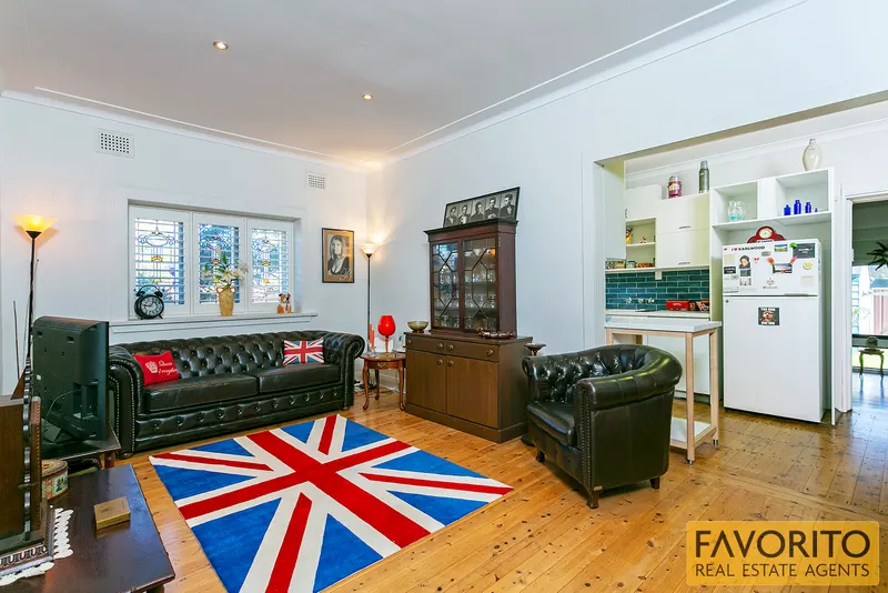 Living area at 25 Shaw Ave Earlwood, photo 2 of 2