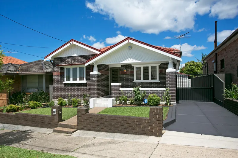 Front of 33 Shaw Ave Earlwood