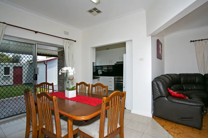 Living area at 33 Shaw Ave Earlwood, photo 2 of 2