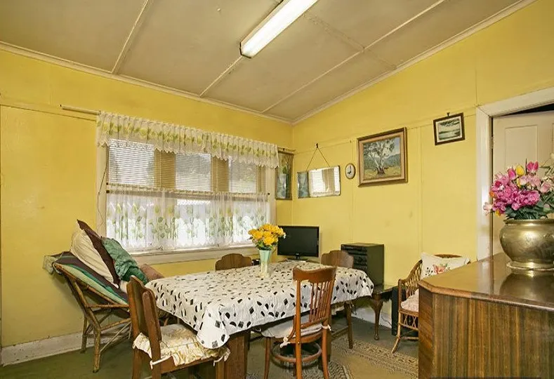 Living area at 35 Gueudecourt Ave Earlwood, photo 1 of 2