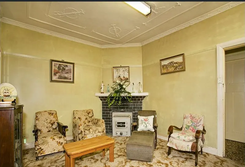 Living area at 35 Gueudecourt Ave Earlwood, photo 2 of 2