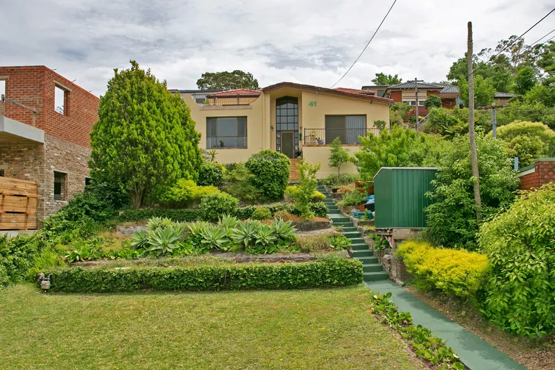Front of 41 Banks Rd Earlwood
