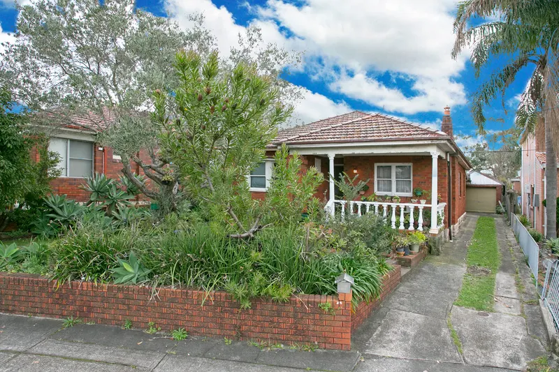 Front of 469 Homer St Earlwood