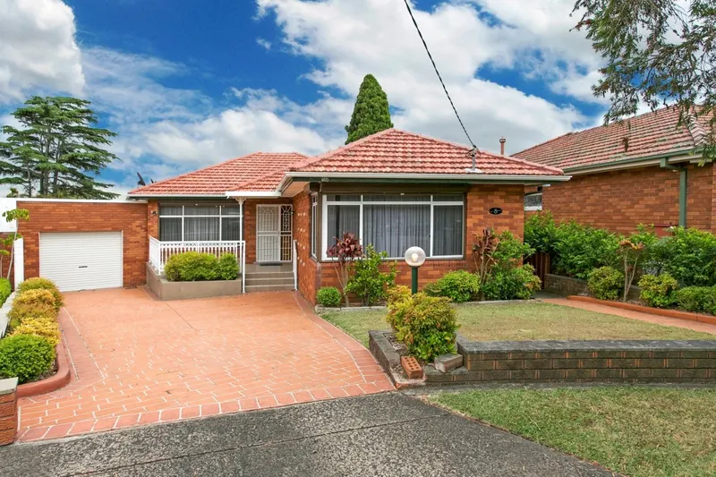Interior at 8 Braeside Crest Earlwood