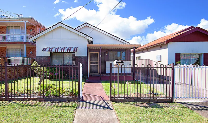 Front of 97 Bayview Ave Earlwood